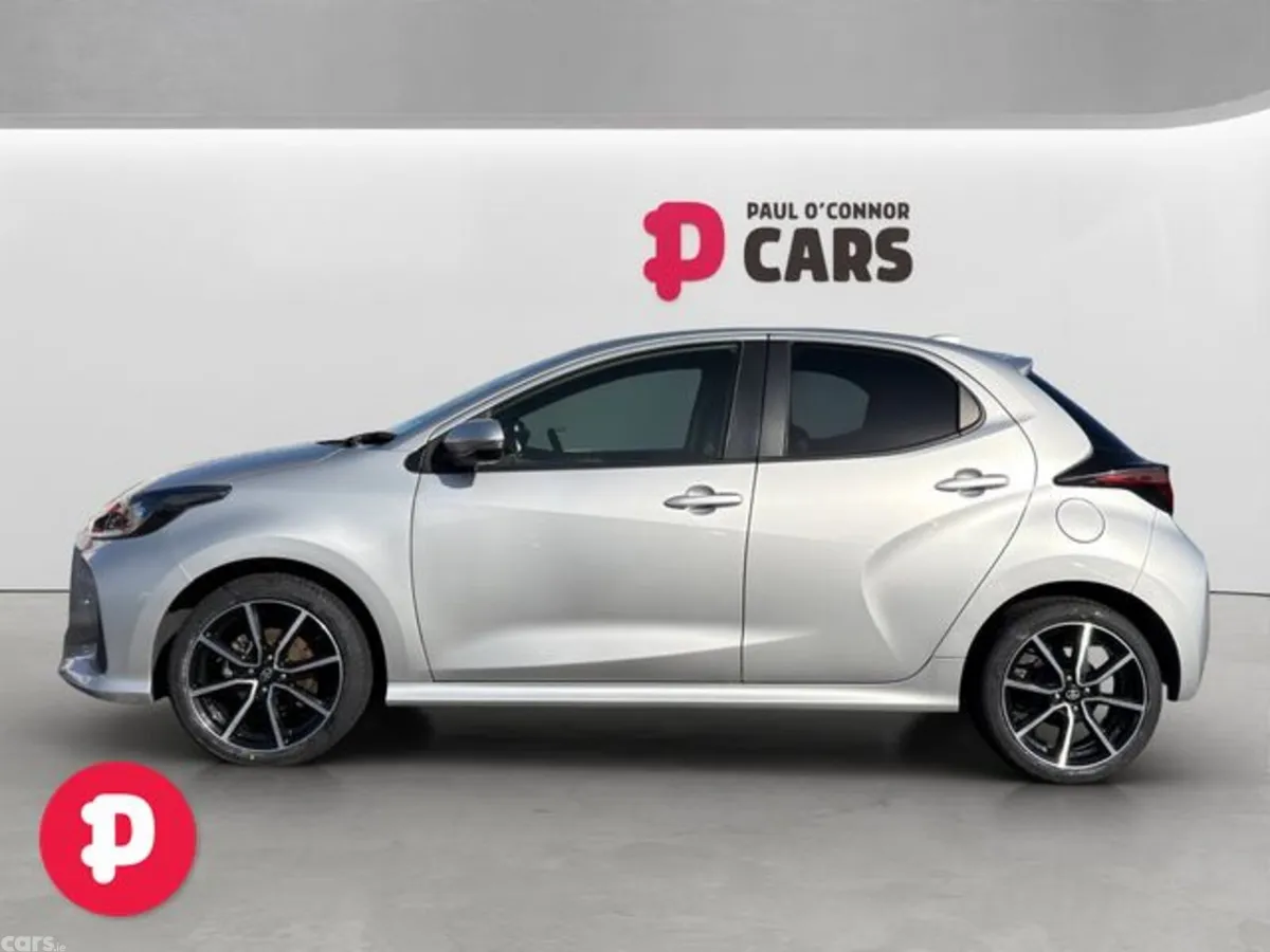 Toyota Yaris Hatchback, Petrol Hybrid, 2022, Silver
