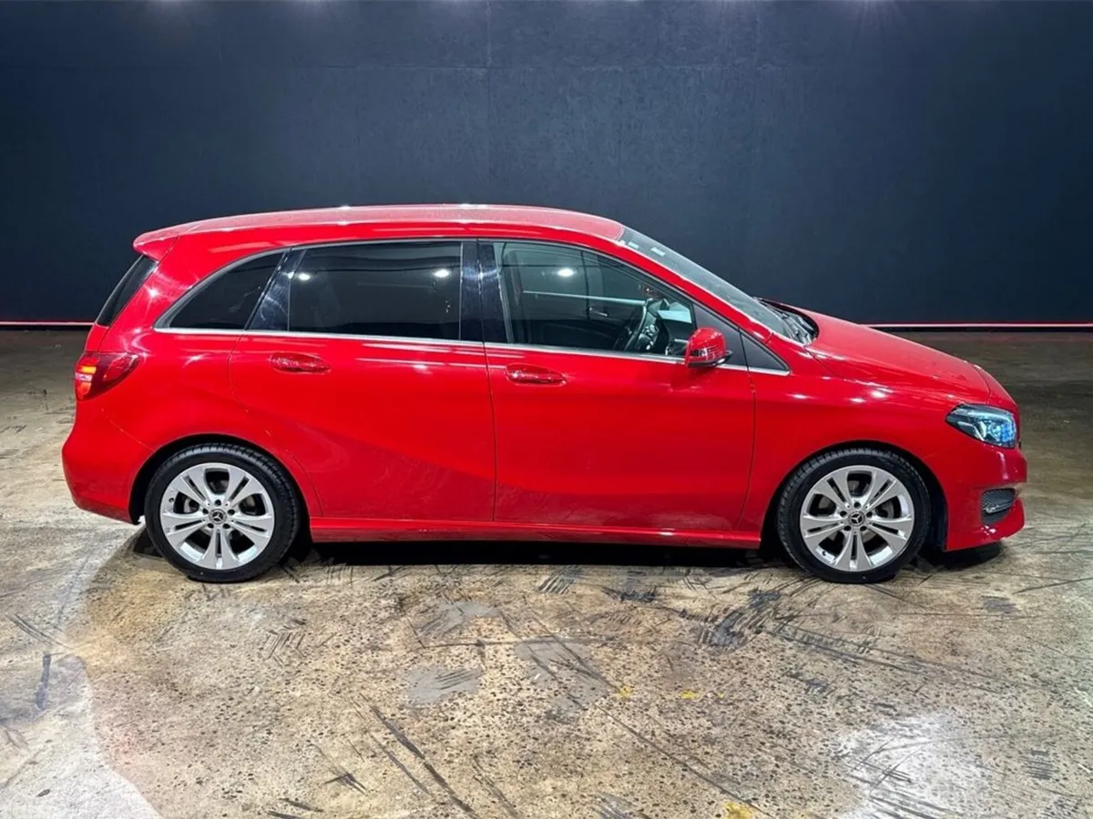 Mercedes-Benz B-Class Hatchback, Petrol, 2018, Red