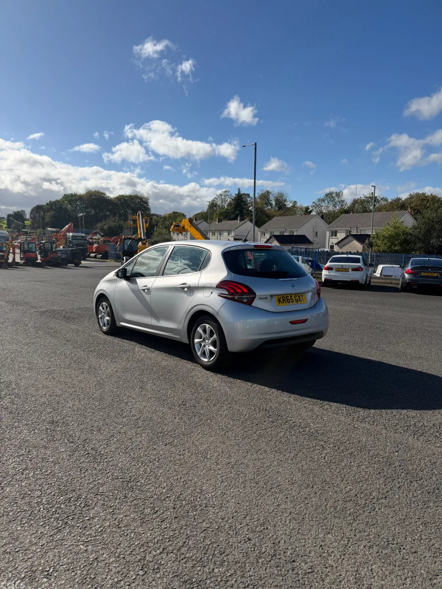 Peugeot 208 Hatchback, Diesel, 2015, Silver