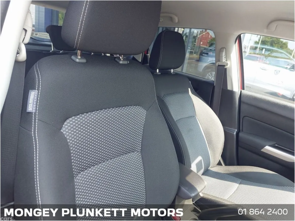 Suzuki Vitara SUV, Petrol, 2023, Red