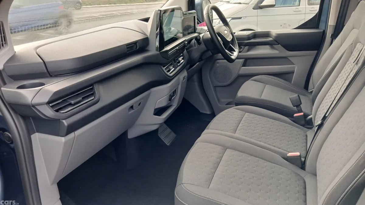 Ford Transit Custom MPV, Petrol Hybrid, 2025, Blue