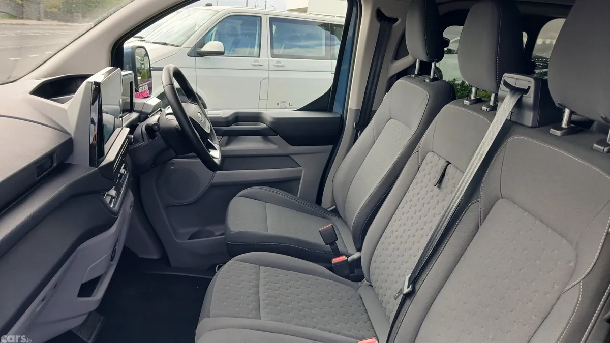 Ford Transit Custom MPV, Petrol Hybrid, 2025, Blue
