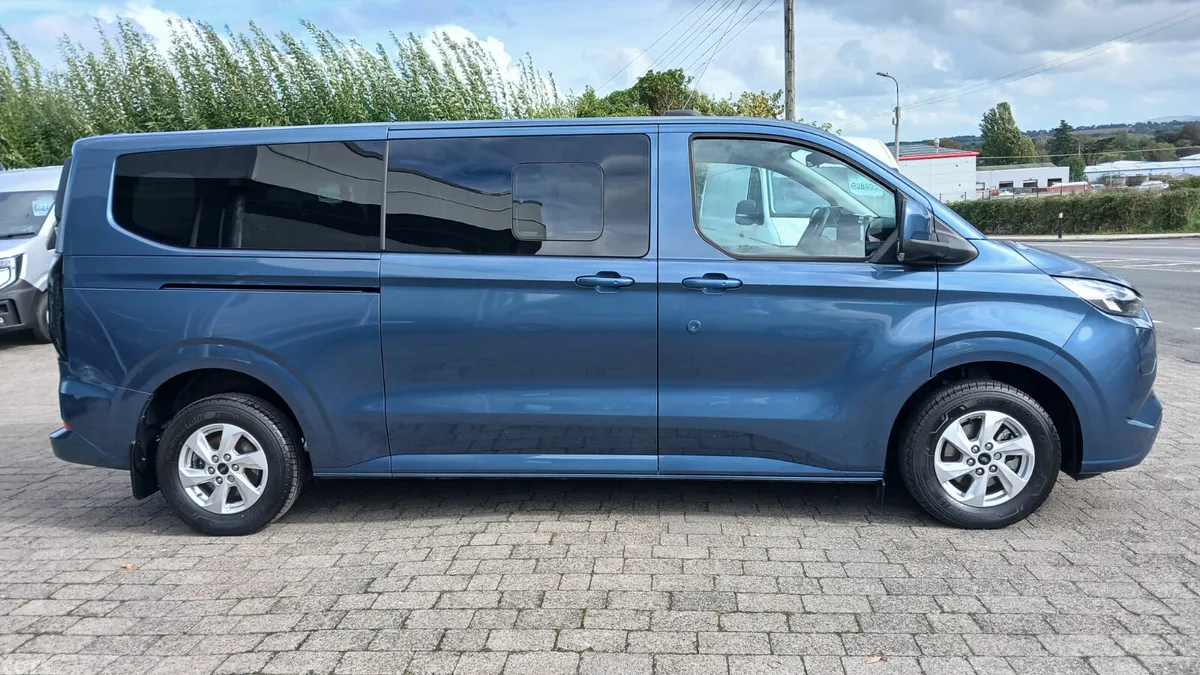 Ford Transit Custom MPV, Petrol Hybrid, 2025, Blue