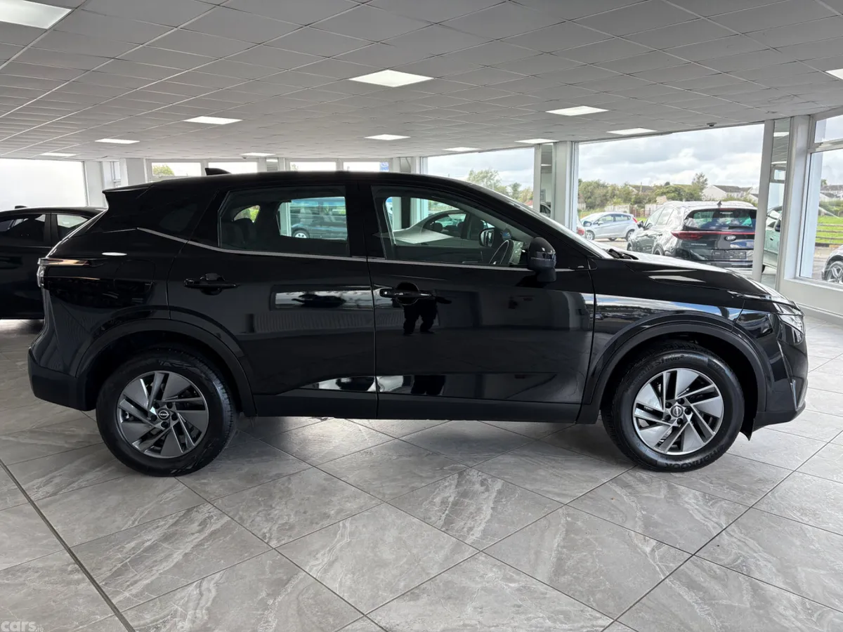 Nissan Qashqai SUV, Petrol Hybrid, 2025, Black