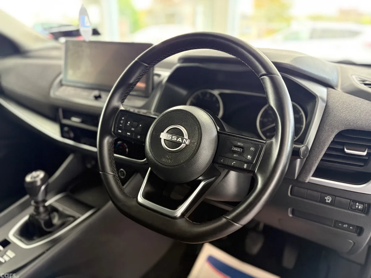 Nissan Qashqai SUV, Petrol Hybrid, 2025, Black