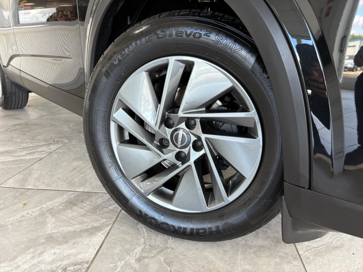 Nissan Qashqai SUV, Petrol Hybrid, 2025, Black