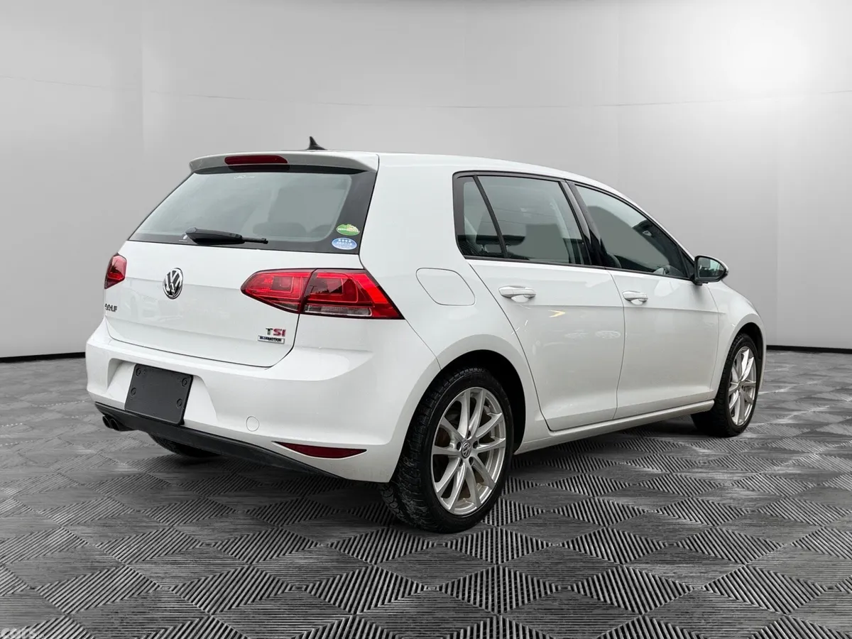 Volkswagen Golf Hatchback, Petrol, 2015, White