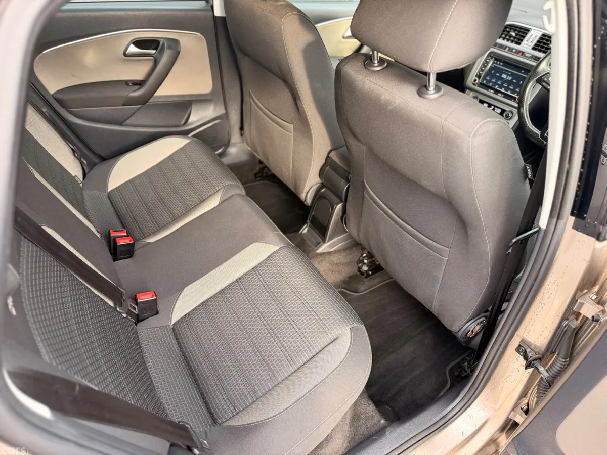 Volkswagen Polo Hatchback, Petrol, 2015, Gold