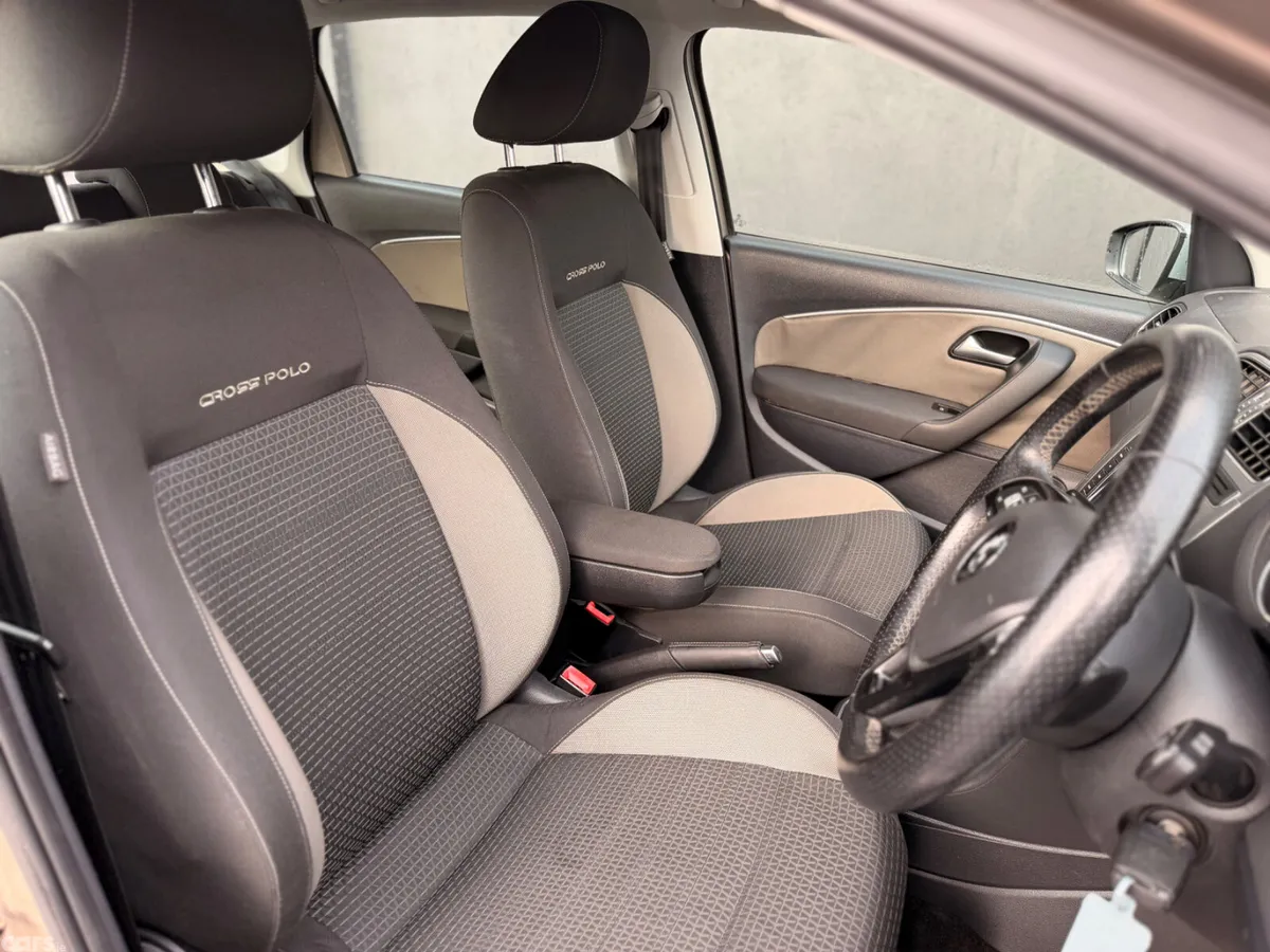 Volkswagen Polo Hatchback, Petrol, 2015, Gold