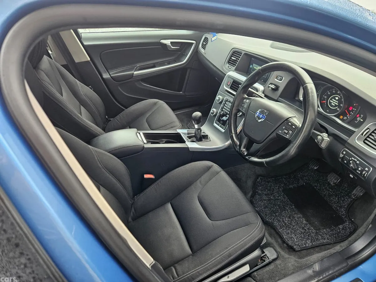 Volvo S60 Saloon, Diesel, 2015, Blue