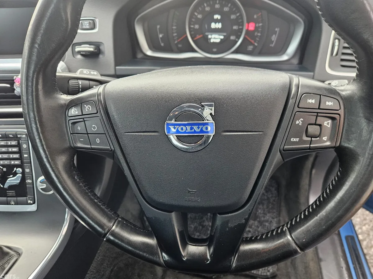 Volvo S60 Saloon, Diesel, 2015, Blue