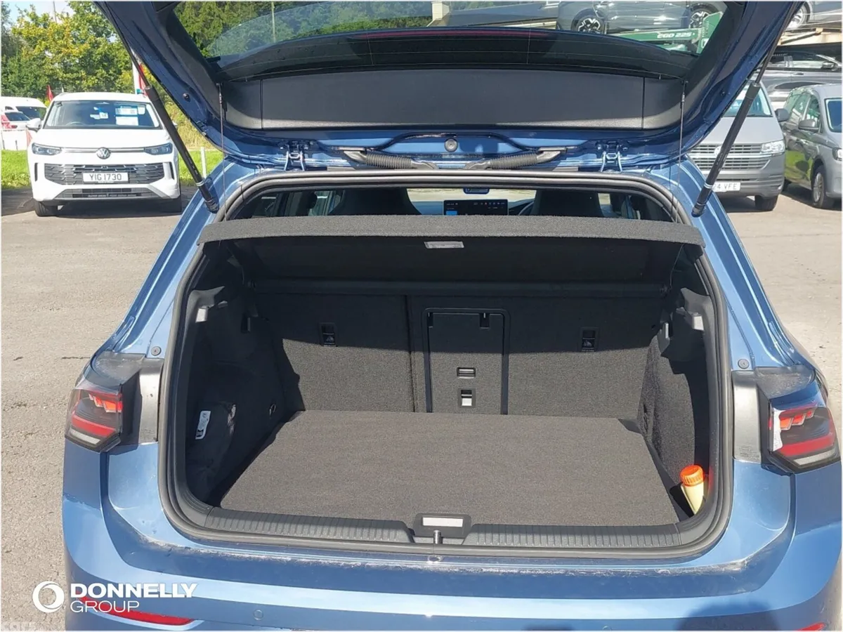 Volkswagen Golf Hatchback, Petrol, 2025, Blue