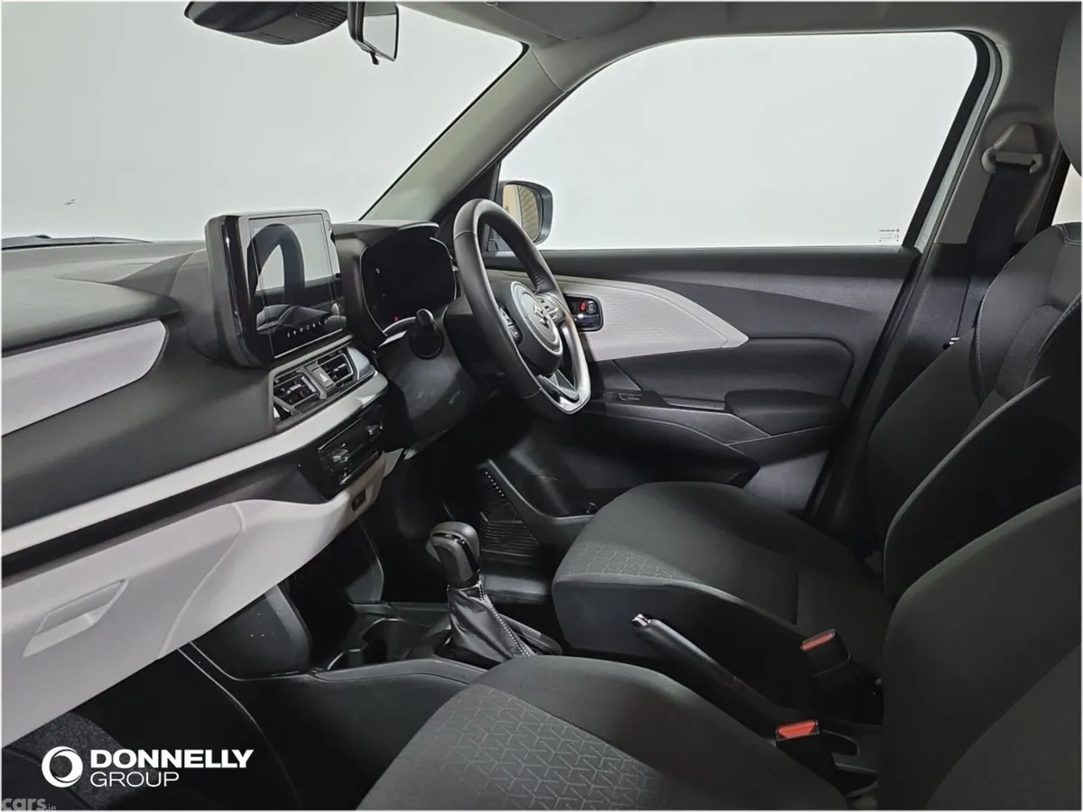 Suzuki Swift Hatchback, Petrol, 2025, White