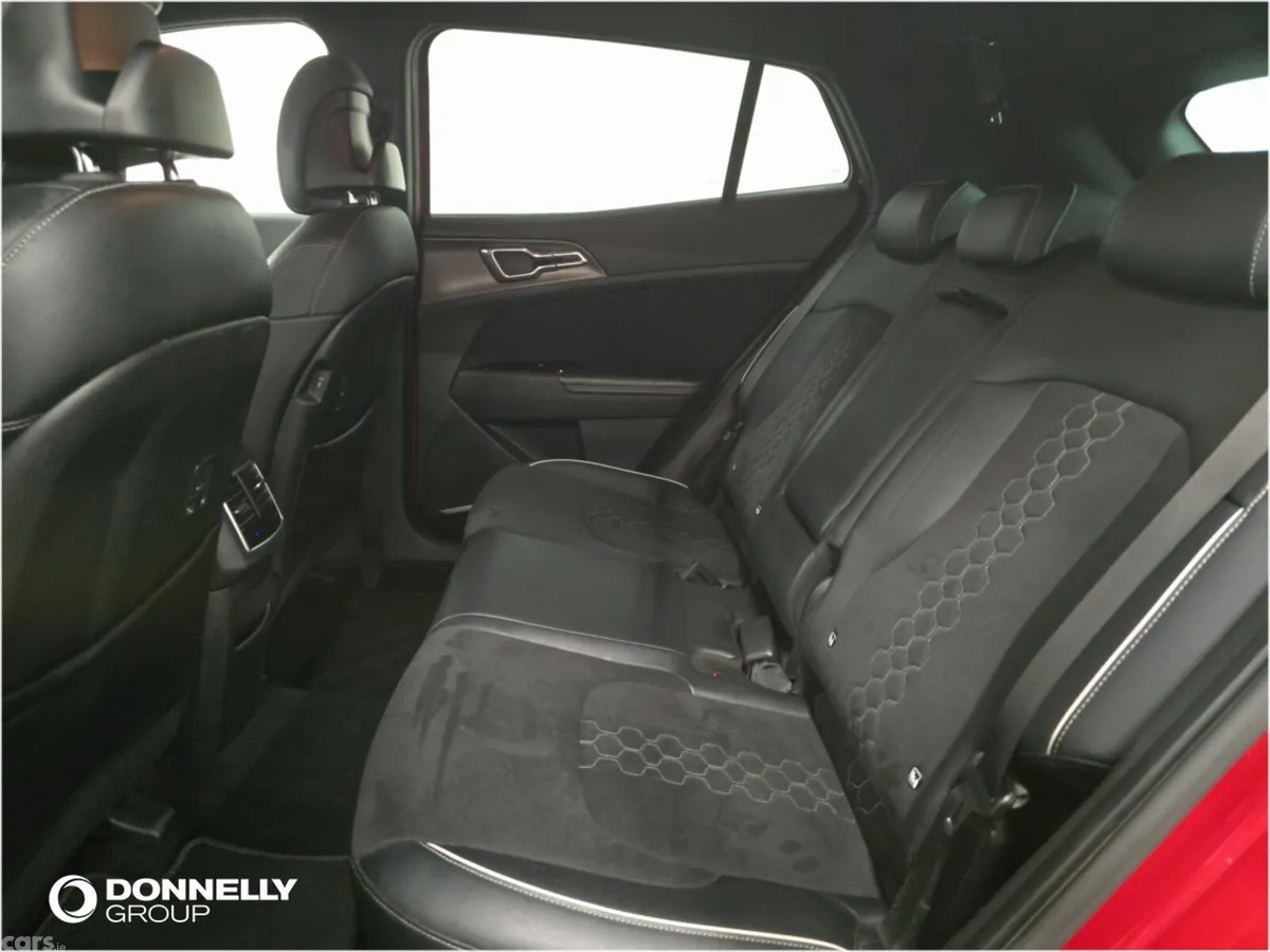 Kia Sportage SUV, Petrol, 2022, Red