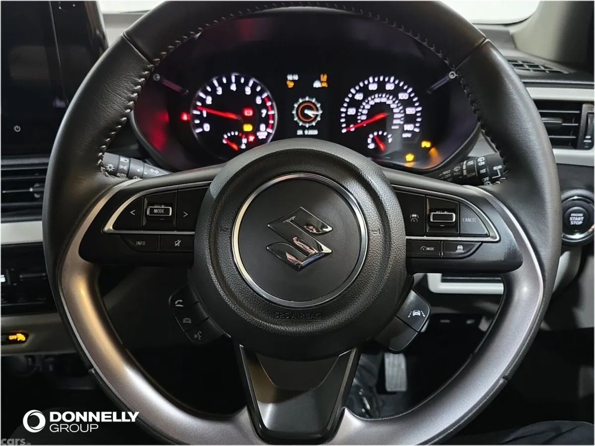 Suzuki Swift Hatchback, Petrol, 2025, White