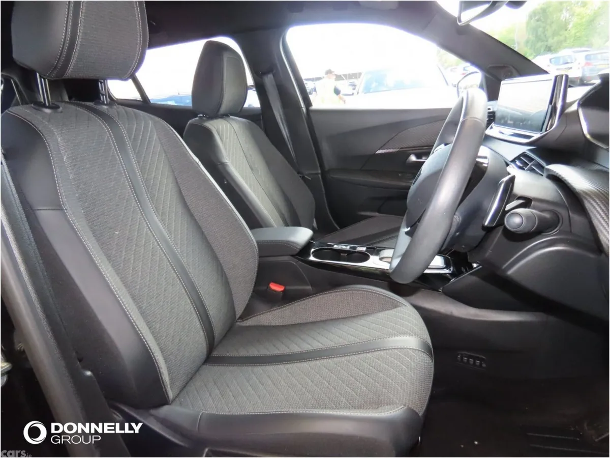 Peugeot 2008 Estate, Petrol, 2025, Black