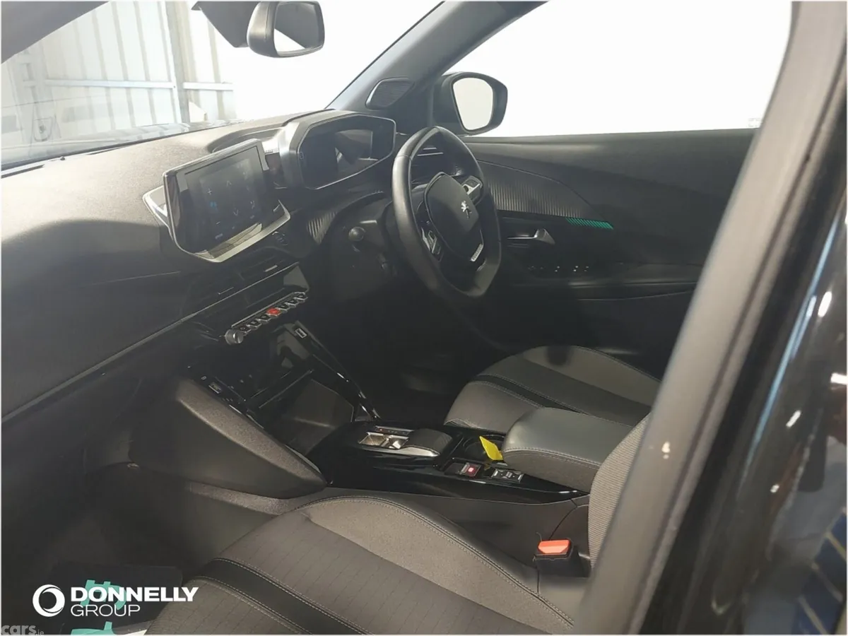 Peugeot 2008 Estate, Electric, 2022, Black