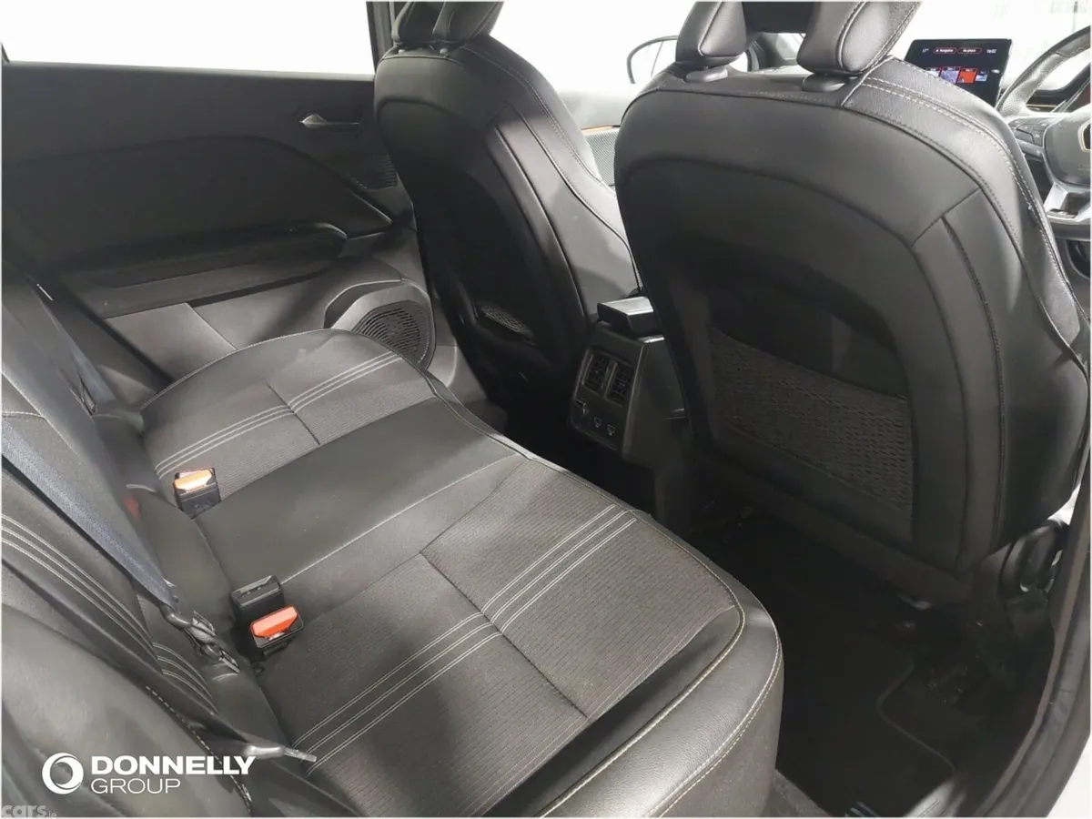 Renault Captur Hatchback, Petrol Hybrid, 2023, White