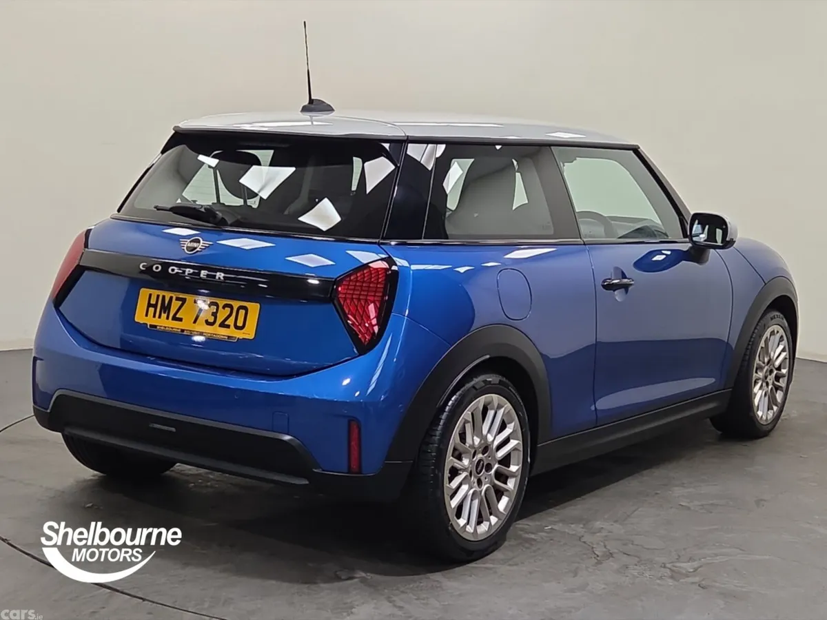 Mini Cooper Hatchback, Petrol, 2025, Blue