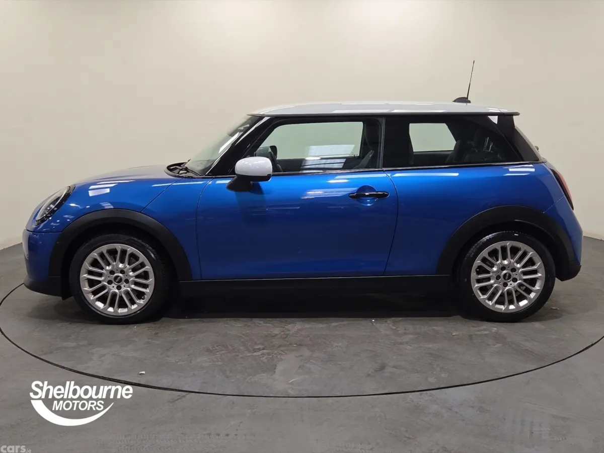 Mini Cooper Hatchback, Petrol, 2025, Blue