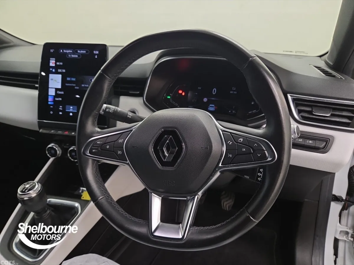 Renault Clio Hatchback, Petrol, 2021, White