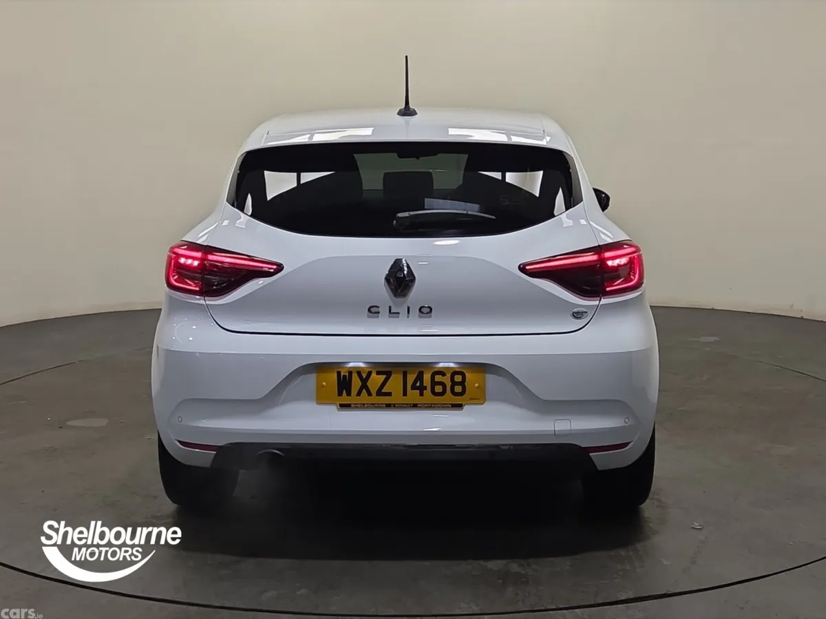 Renault Clio Hatchback, Petrol, 2021, White