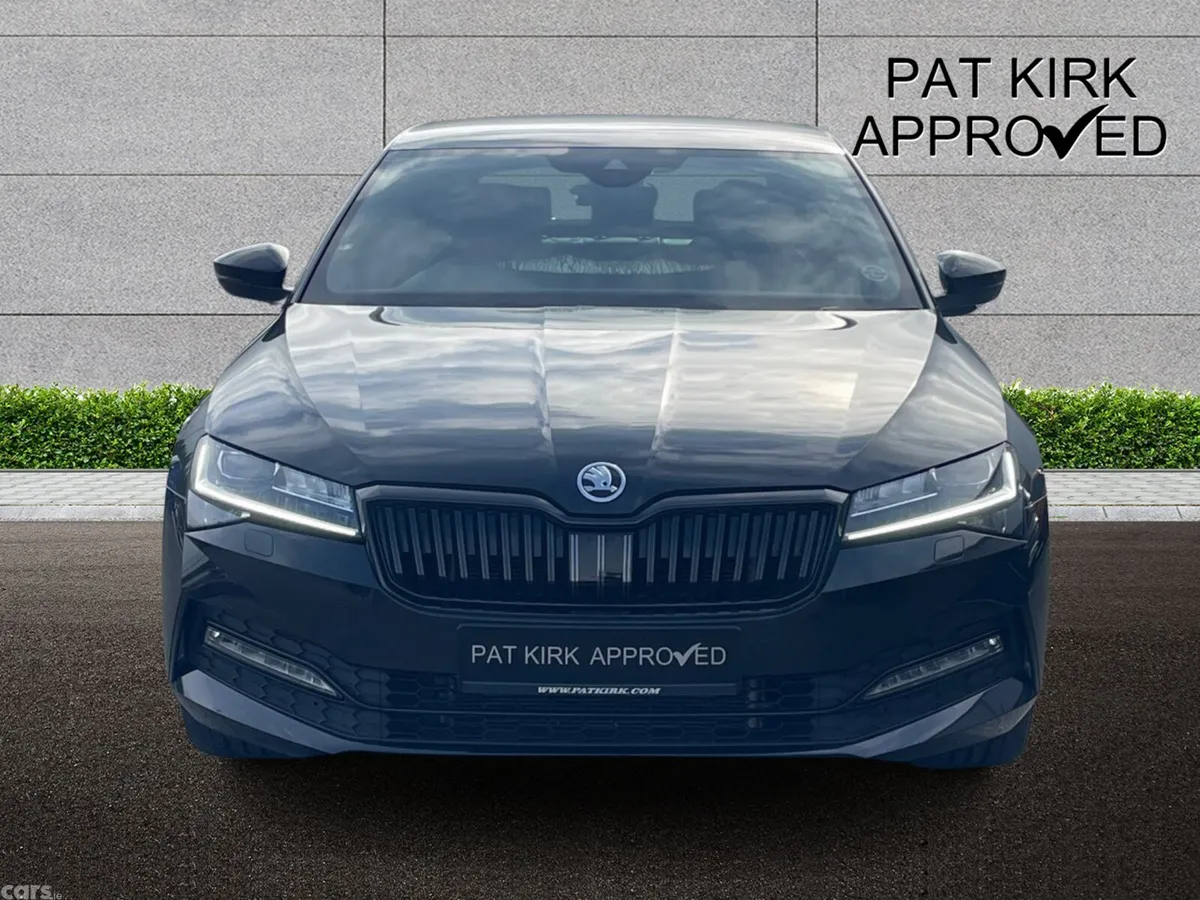 Skoda Superb Hatchback, Diesel, 2024, Black
