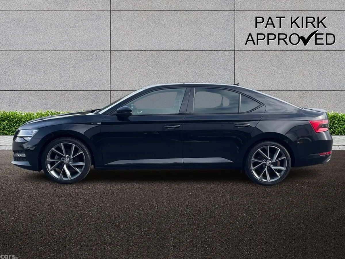 Skoda Superb Hatchback, Diesel, 2024, Black