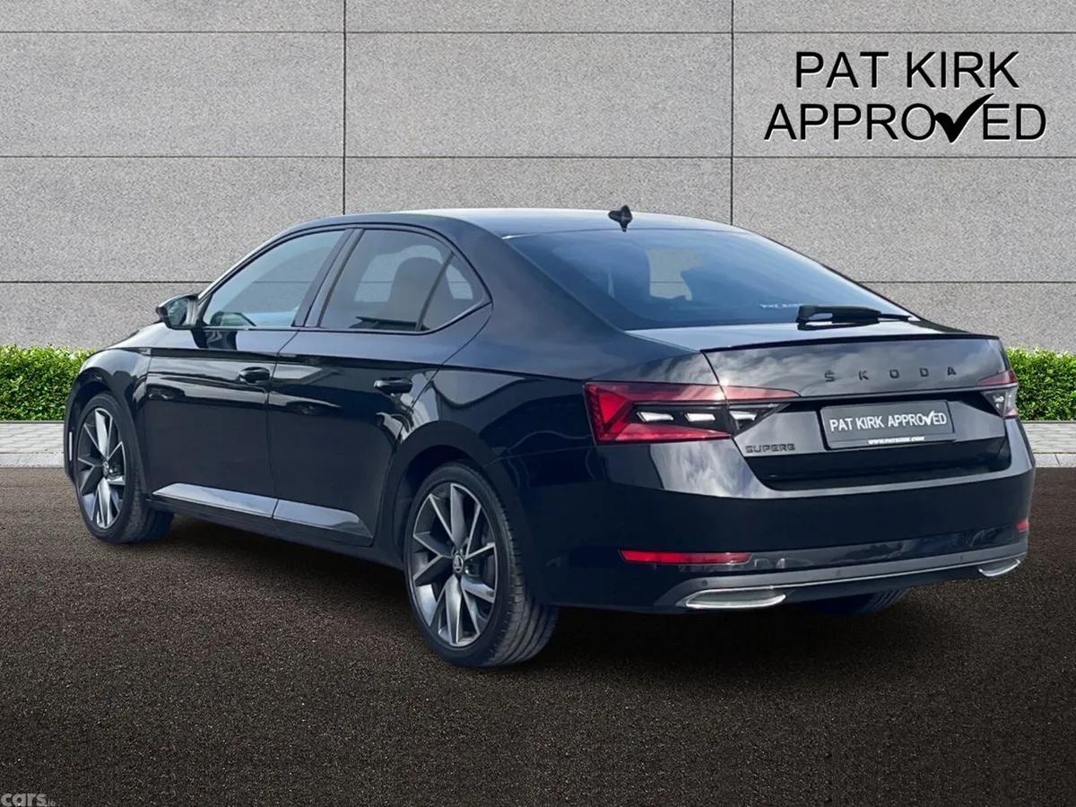 Skoda Superb Hatchback, Diesel, 2024, Black