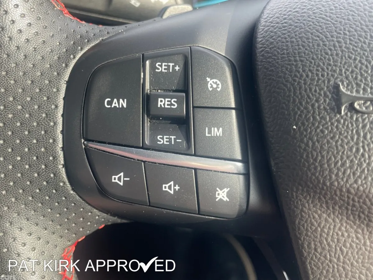 Ford Focus Hatchback, Petrol, 2023, Red