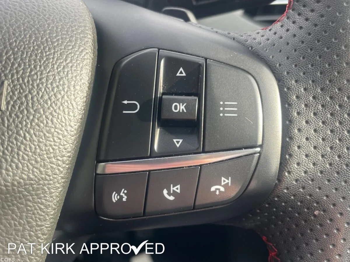 Ford Focus Hatchback, Petrol, 2023, Red