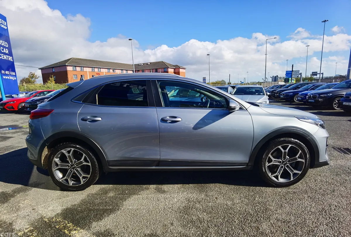 Kia XCeed Hatchback, Petrol, 2020, Grey