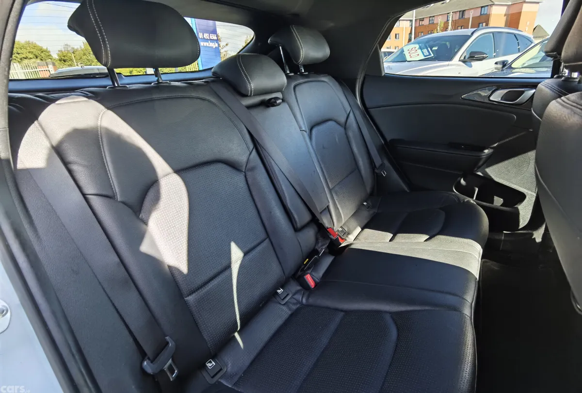 Kia XCeed Hatchback, Petrol, 2020, Grey