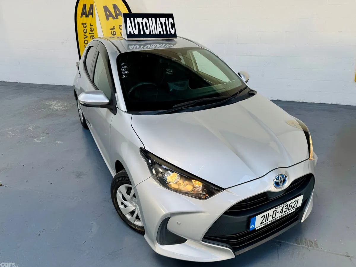 Toyota Yaris Hatchback, Petrol Hybrid, 2021, Silver