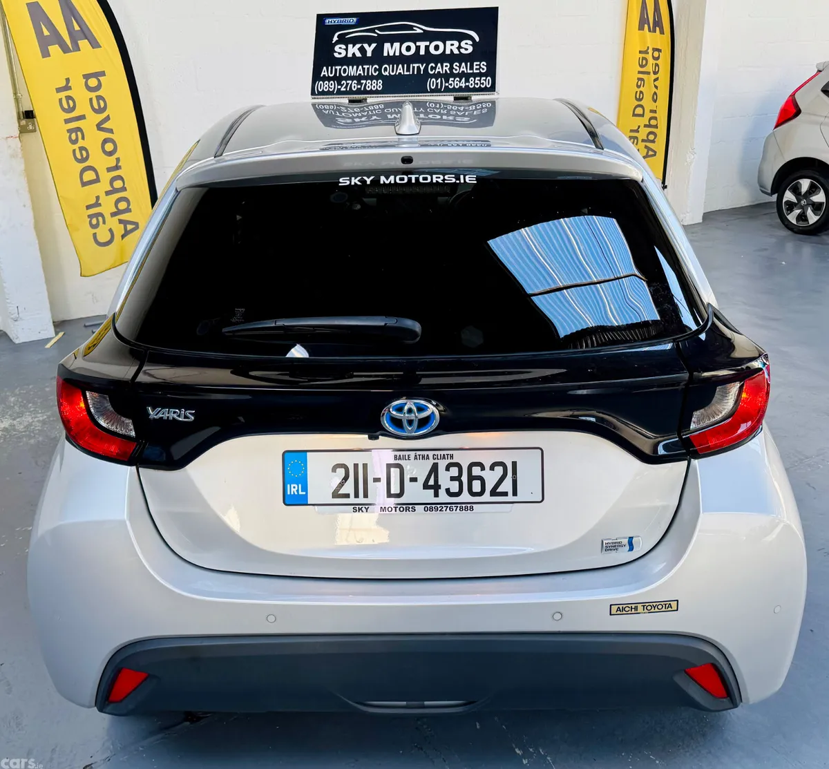 Toyota Yaris Hatchback, Petrol Hybrid, 2021, Silver