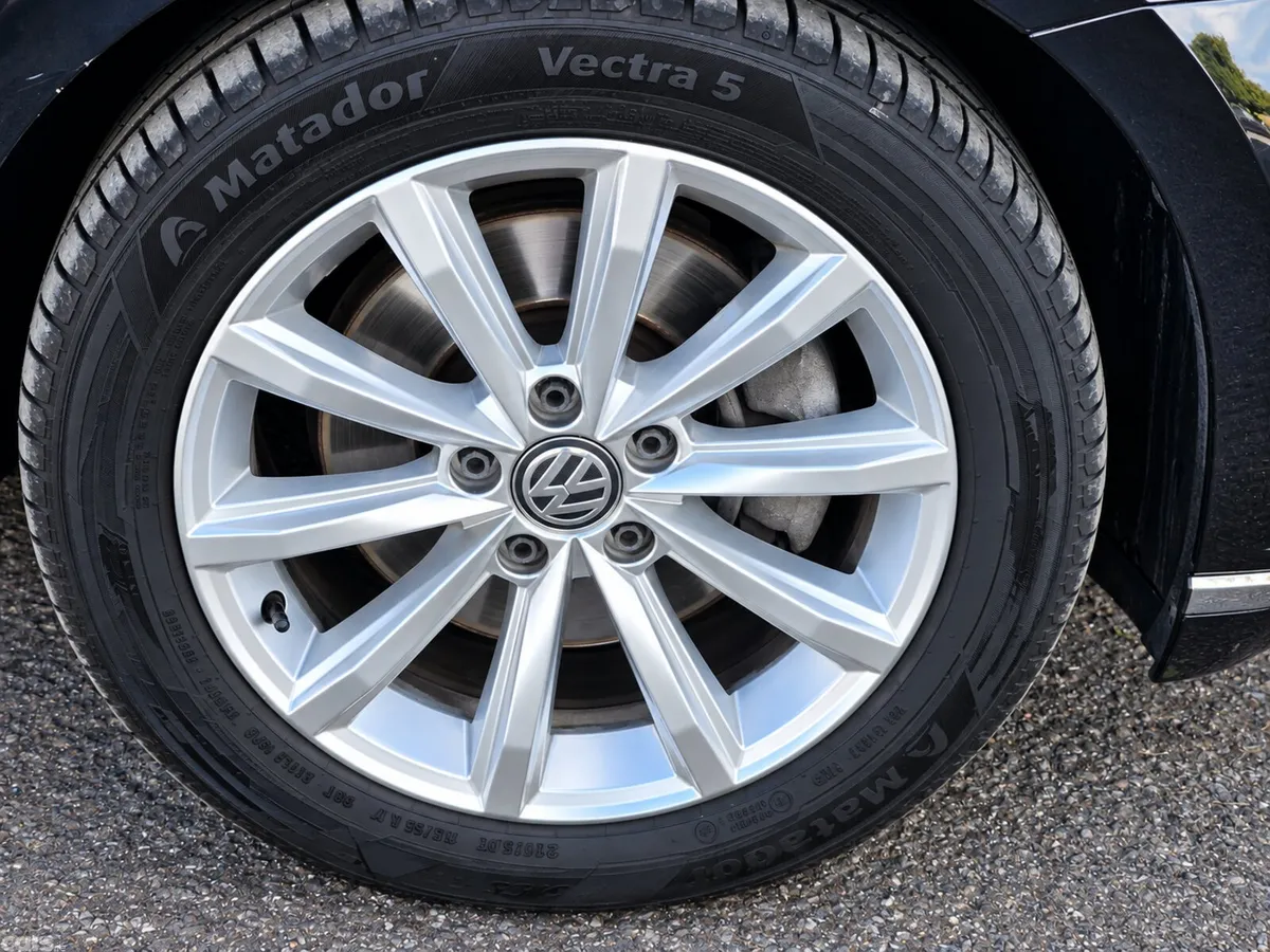 Volkswagen Passat Saloon, Diesel, 2015, Black