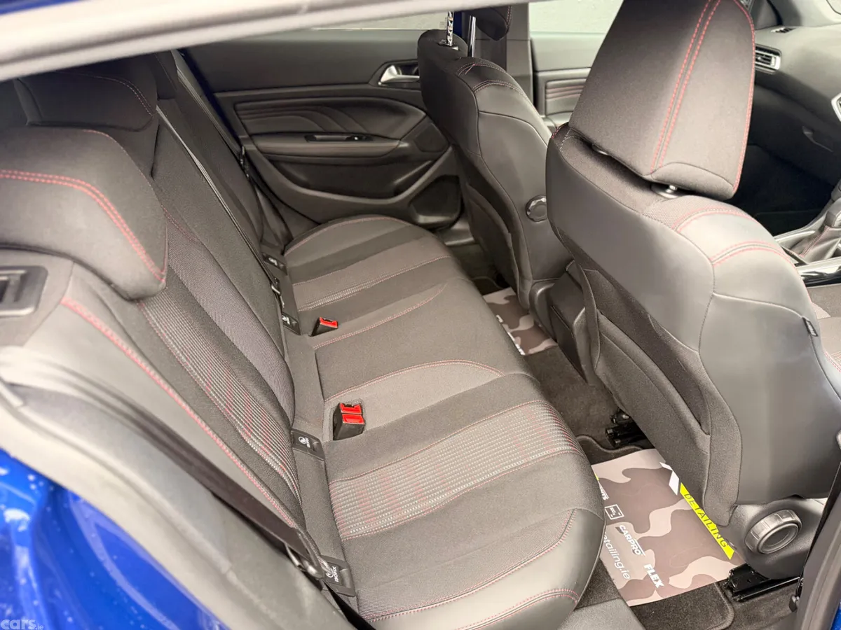 Peugeot 308 Hatchback, Petrol, 2016, Blue