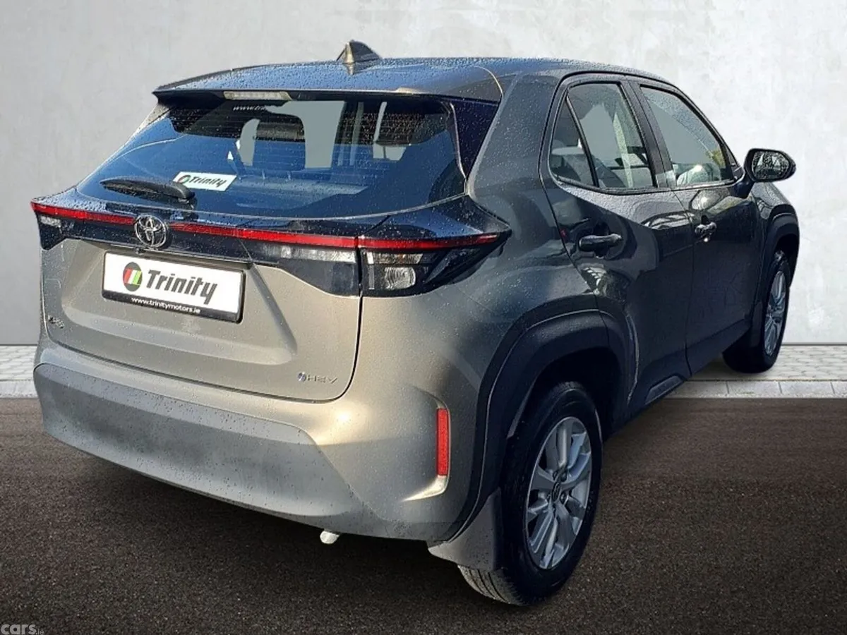 Toyota Yaris Cross Hatchback, Petrol Hybrid, 2025, Green