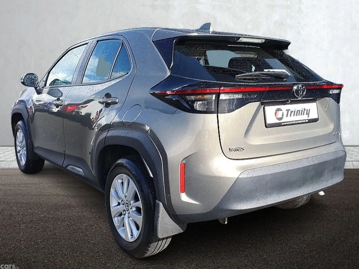 Toyota Yaris Cross Hatchback, Petrol Hybrid, 2025, Green