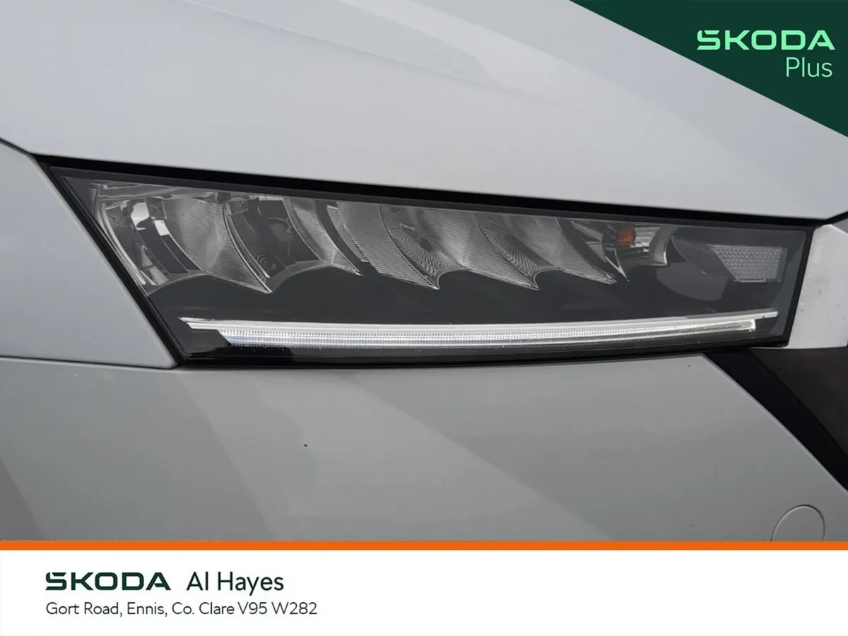 Skoda Octavia Saloon, Diesel, 2023, White