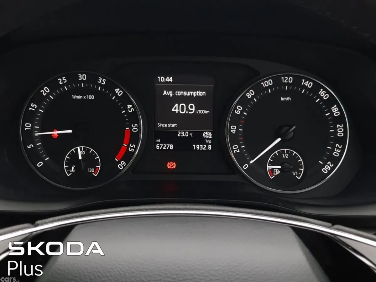 Skoda Octavia Saloon, Diesel, 2023, White