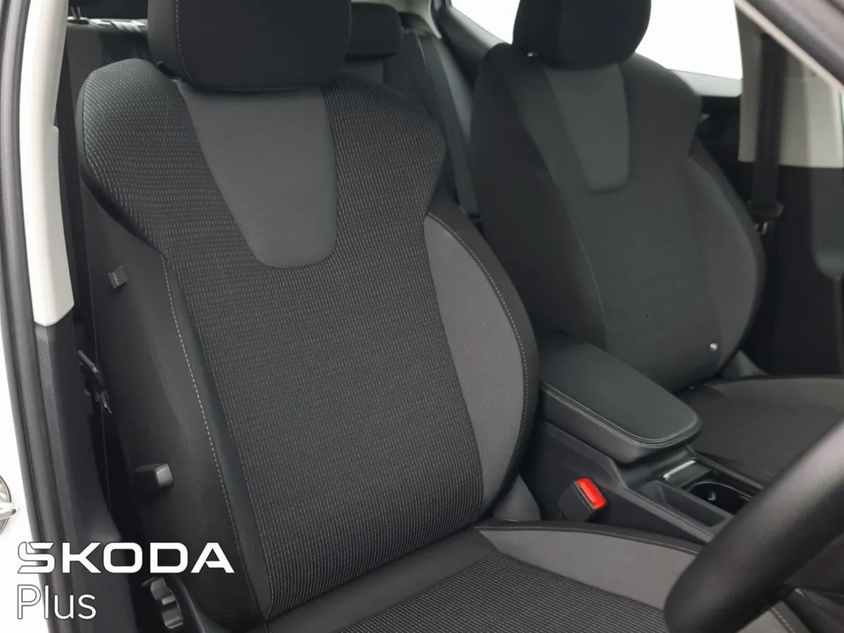 Skoda Octavia Saloon, Diesel, 2023, White