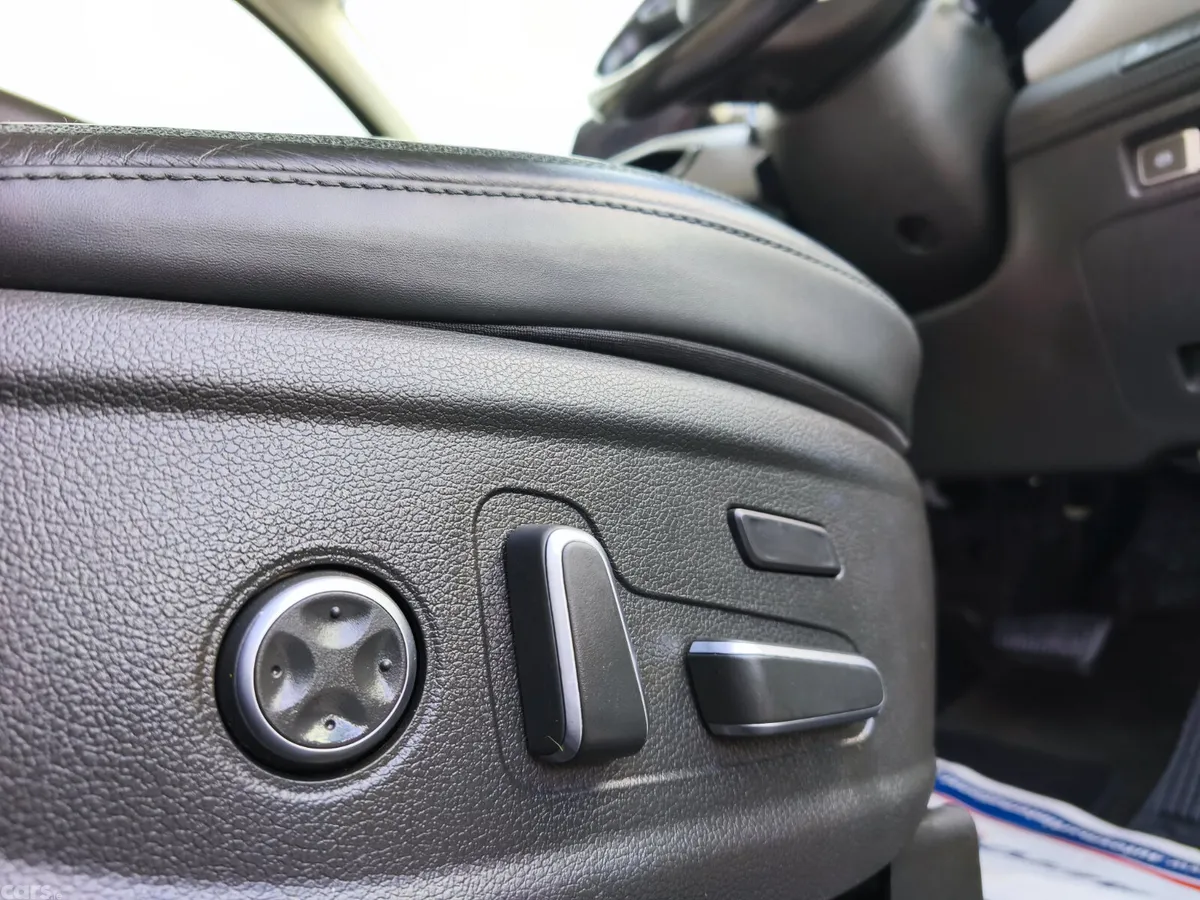 Hyundai Santa Fe SUV, Petrol Plug-in Hybrid, 2022, Black