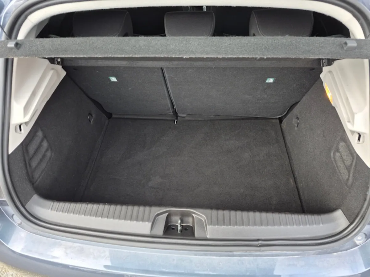 Renault Clio Hatchback, Petrol, 2023, Grey