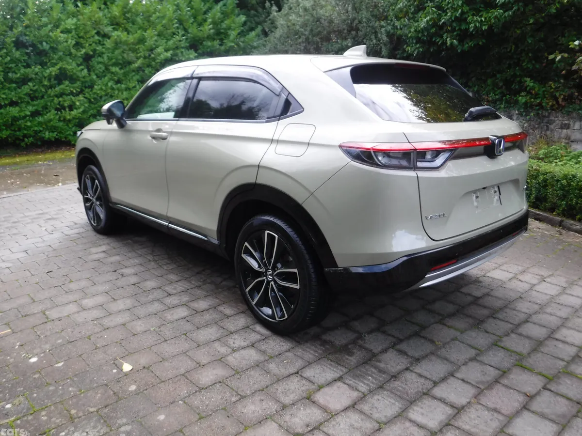 Honda Vezel SUV, Petrol Hybrid, 2021, Beige