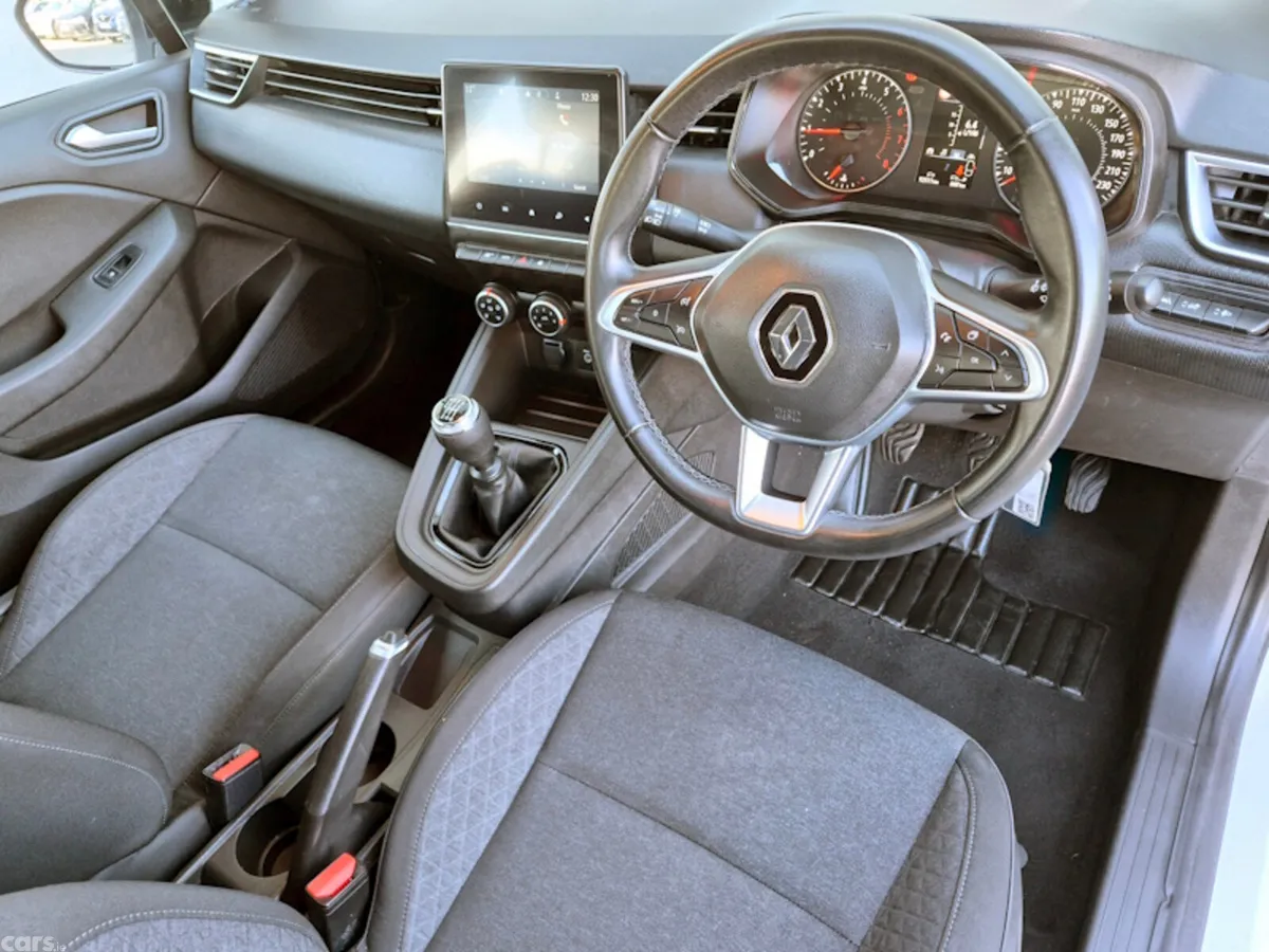 Renault Clio Hatchback, Petrol, 2023, White