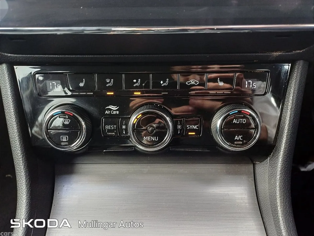 Skoda Superb Saloon, Petrol, 2022, Black