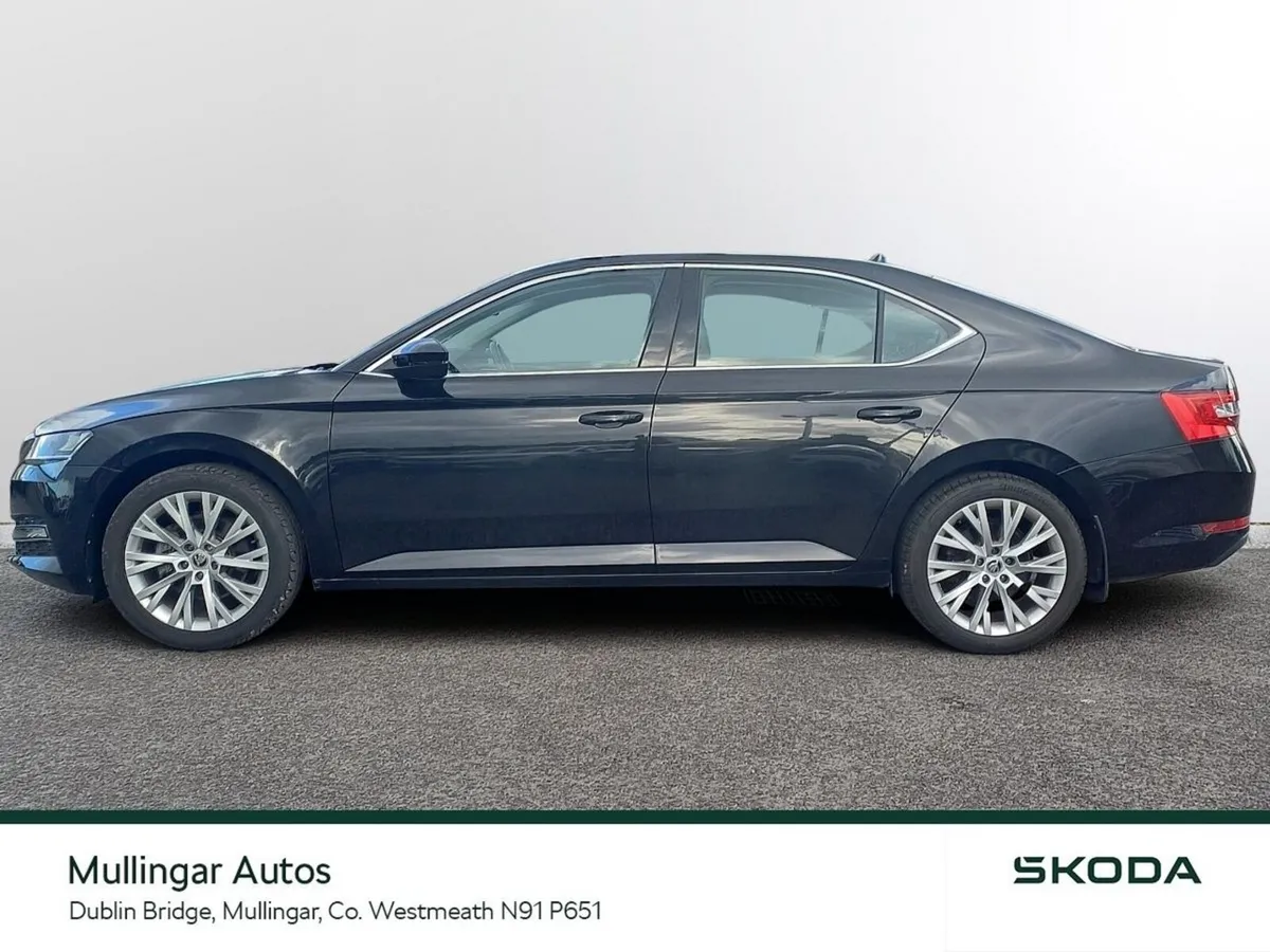 Skoda Superb Saloon, Petrol, 2022, Black