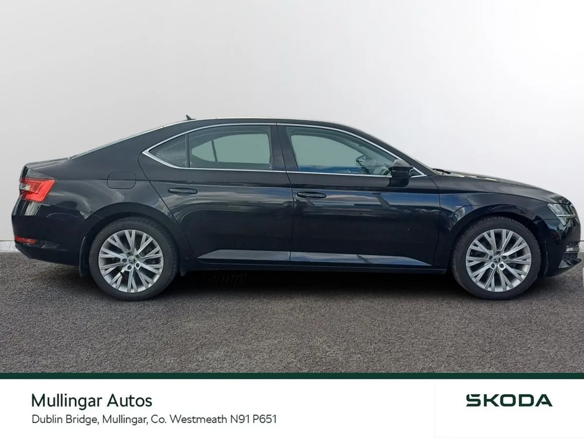 Skoda Superb Saloon, Petrol, 2022, Black