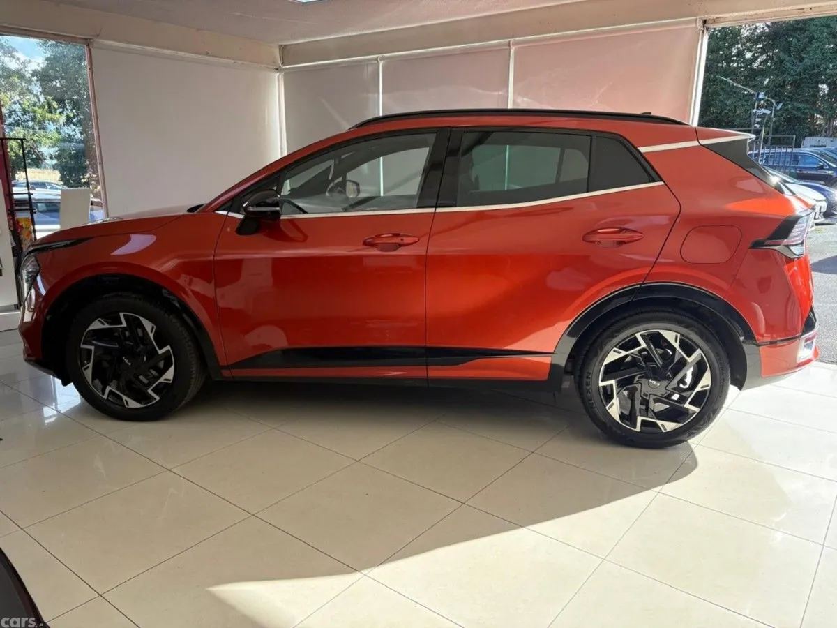 Kia Sportage MPV, Diesel, 2022, Orange